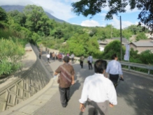 Berkeliling Desa Mochigi untuk melihat persiapan Desa menghadapi bencana